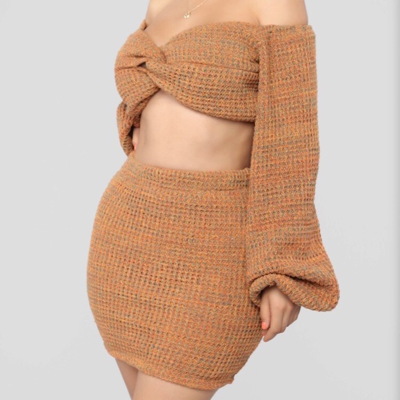 Fashion Nova Taylor Set- Orange/Multi - Picture 2 of 4